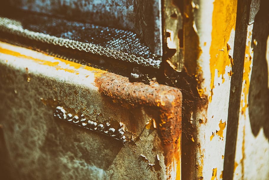 Close-up crop shop of an old rusty gas pump. Image captured in Kent, England, HD wallpaper