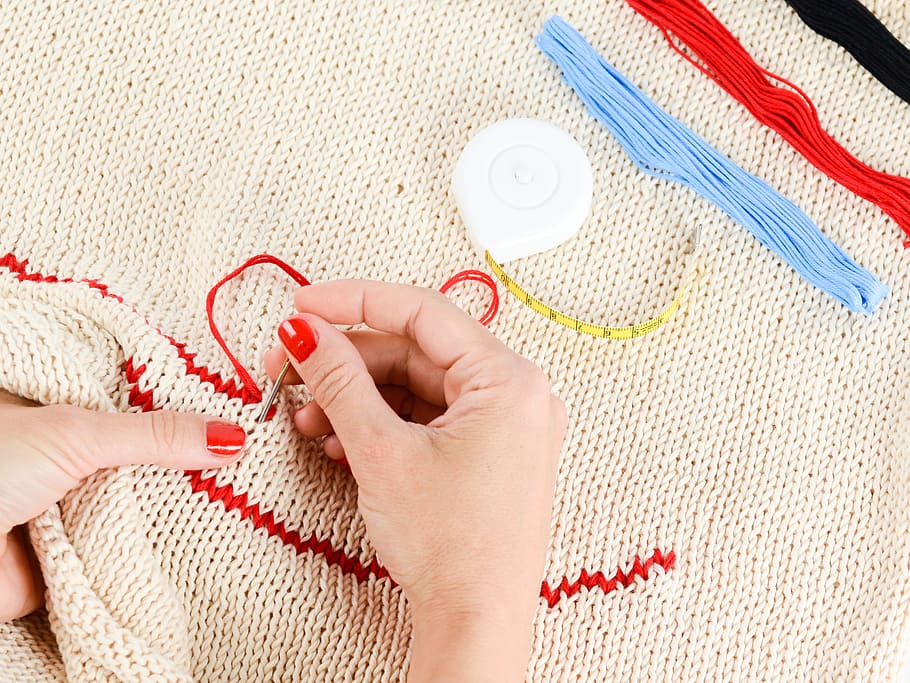 person holding crochet hook stitching, hands, enamel, red, color, HD wallpaper