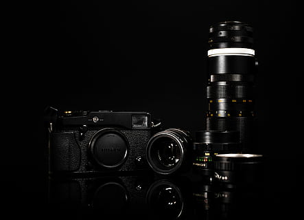 low light photography of SLR camera kit, black DSLR camera beside lens HD wallpaper