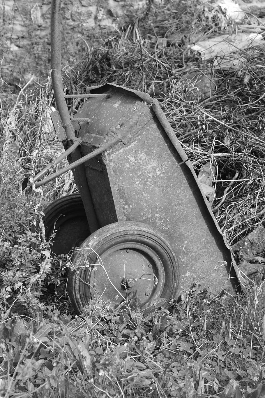wheelbarrow, work, garden, grass, wagon wheel, no people, abandoned HD wallpaper