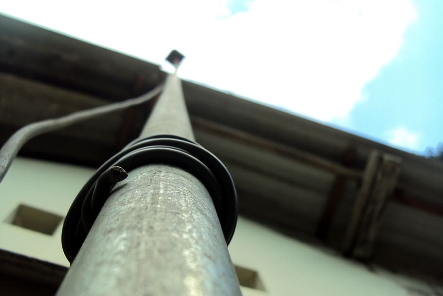 antenna pole, wire, macro effect, bird eye, blue sky, roof HD wallpaper