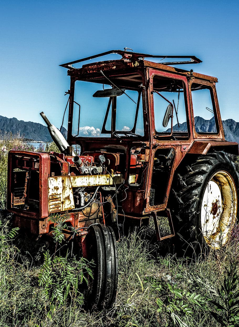 tractor, wreck, old, broken, vehicle, abandoned, machine, damage HD wallpaper
