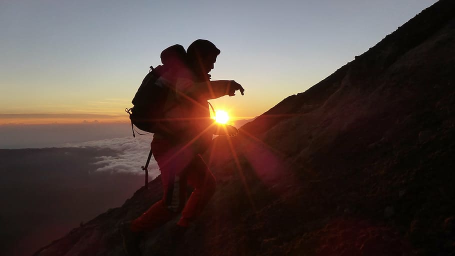 silhouette of person carrying backpack, mountain, travelling HD wallpaper