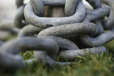 close up photo of gray metal chain, macro, detail, rusty, close-up HD wallpaper