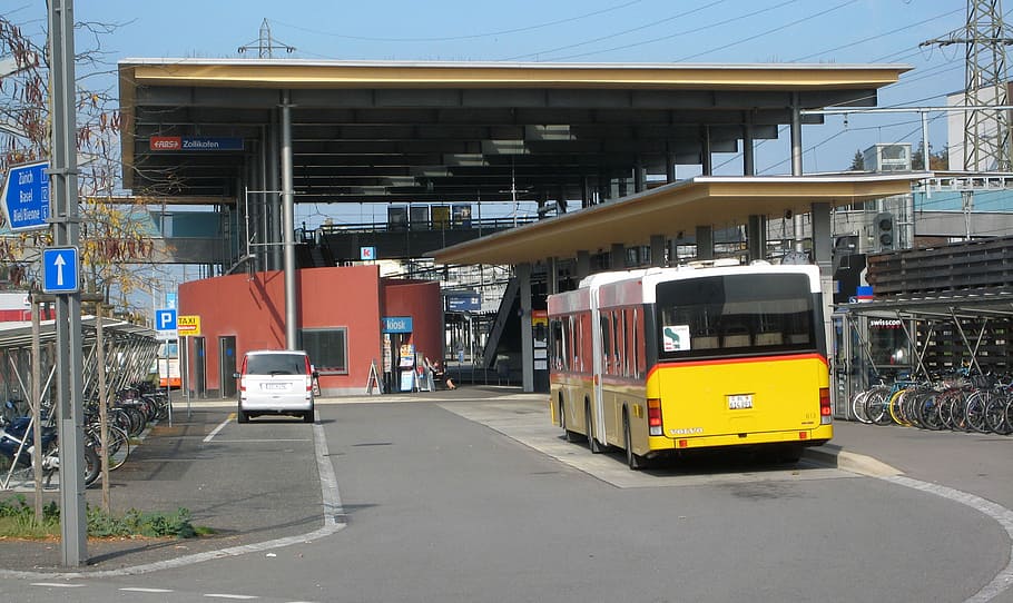 Zollikofen train station with Buses in Switzerland, photos, public domain, HD wallpaper