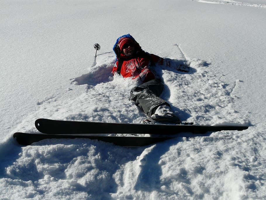 person lying on snow, Skiers, Relaxation, Recover, fatigue HD wallpaper