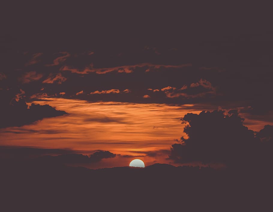 photo of sun setting beyond the horizon, landscape photography of sunset HD wallpaper