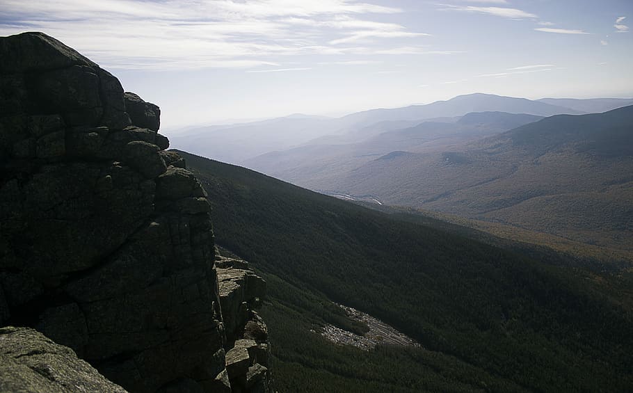 photo of mountain cliff during daytime, landscape photo of mountains HD wallpaper