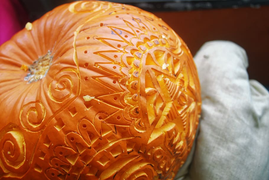 squash decoration beside white textile, pumpkin, pumpkin carving, HD wallpaper