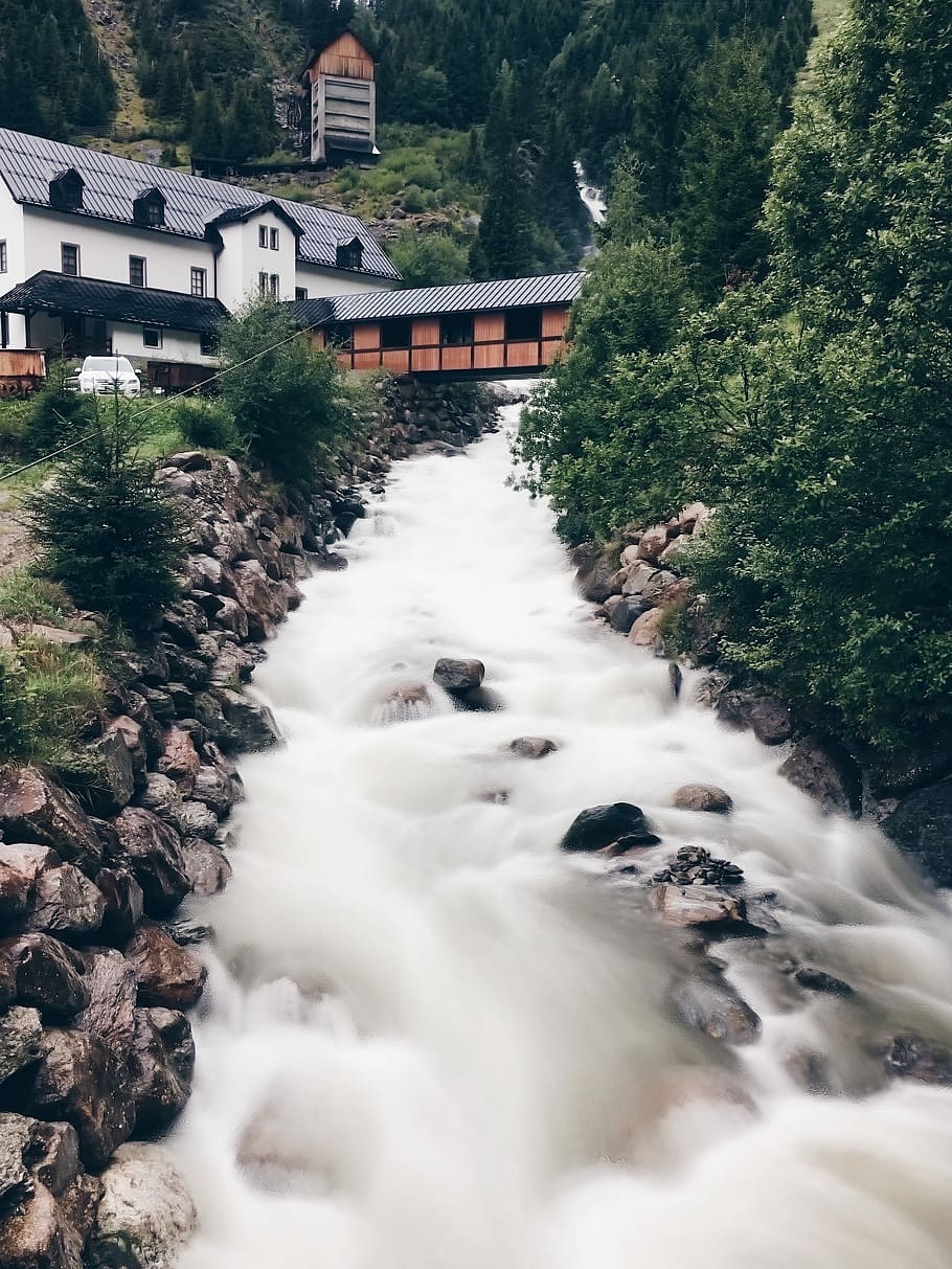 time lapse photography of stream near houses, time-lapse photography of river HD wallpaper