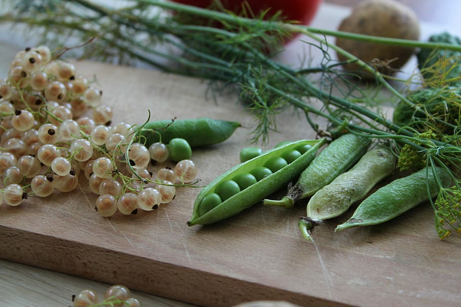 green peas on chopping board, vegetables, koper, potato, tomato