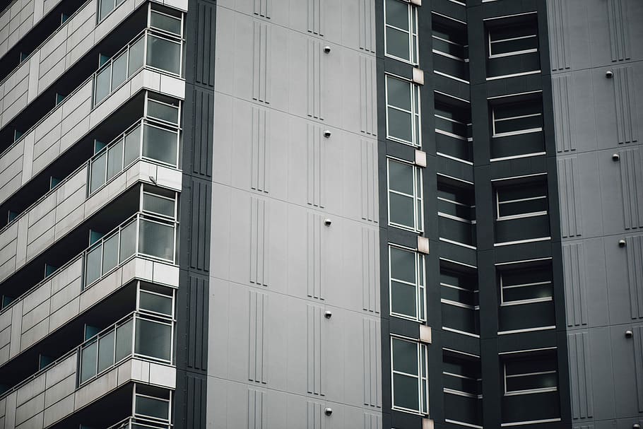 white and black concrete building, black and gray concrete building HD wallpaper