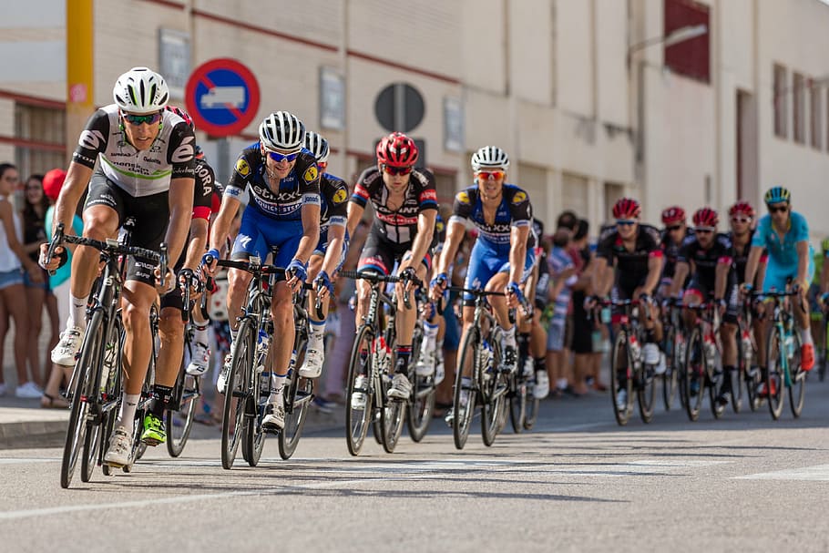 selective focus photography of men riding bicycle, return, cyclist HD wallpaper