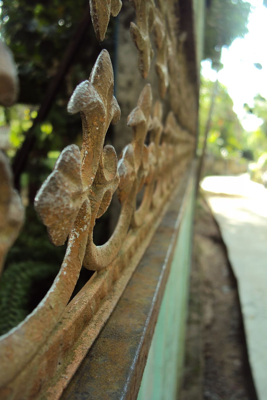 gate, old gate, rusty gate, macro effect, warm day, front gate HD wallpaper