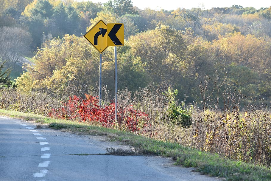 Signs, Corner, Road, Arrow, Traffic, fall, autumn, pavement HD wallpaper
