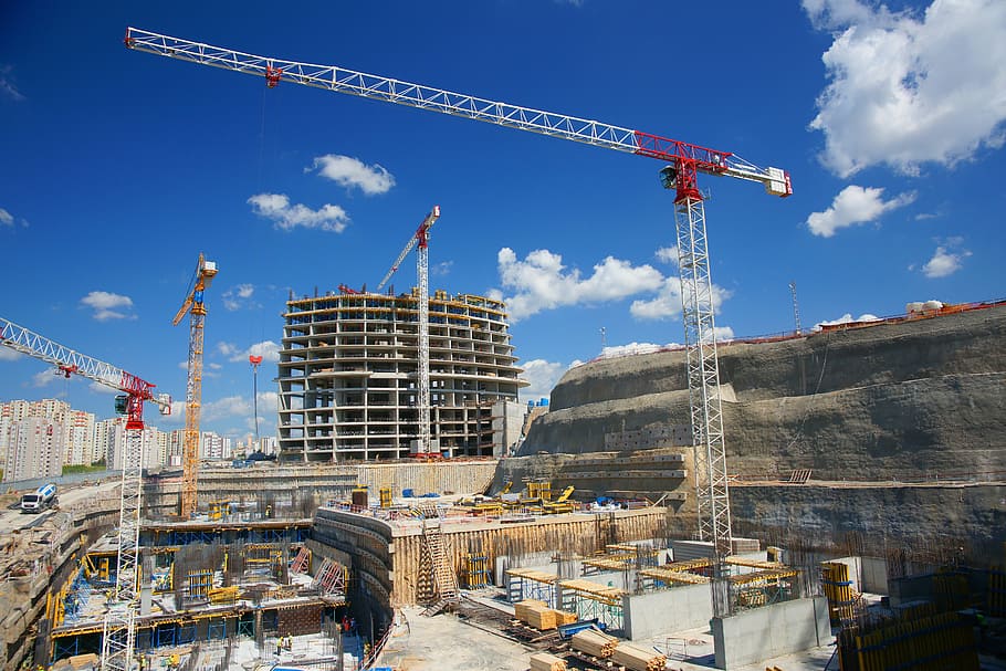 construction site under blue sky, building, crane, workers, design, HD wallpaper