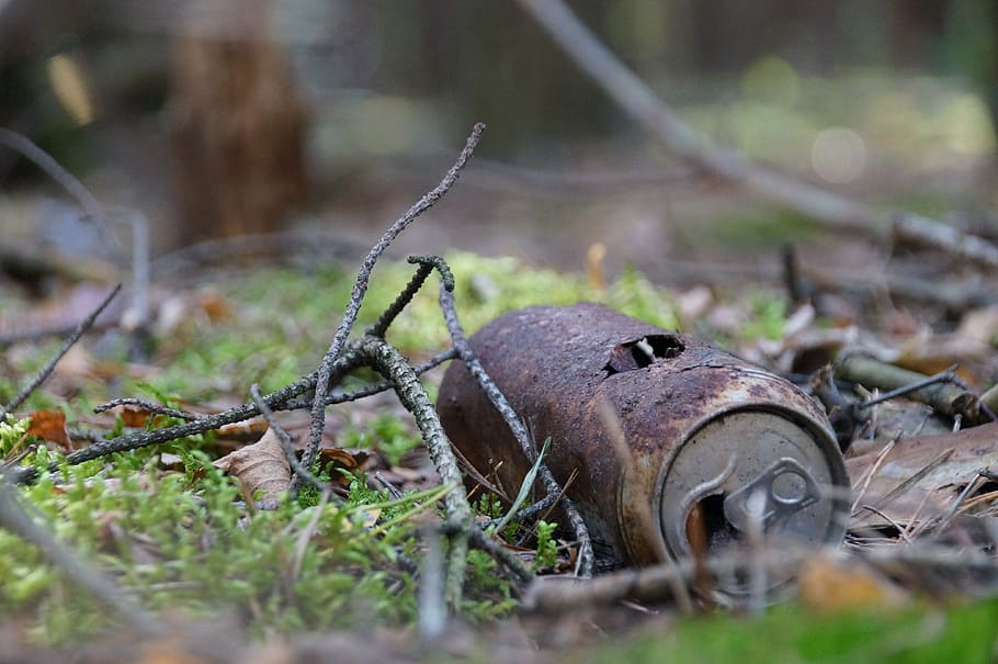 selective focus of drinking can on ground, Waste, Dirt, Box HD wallpaper