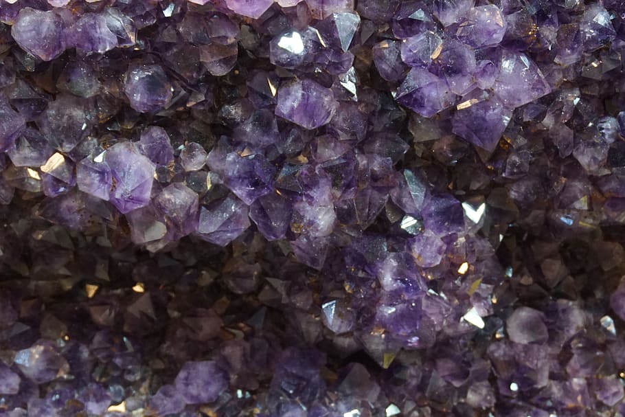 close up photo of amethyst geode, mineral, violet, quartz, gem, HD wallpaper