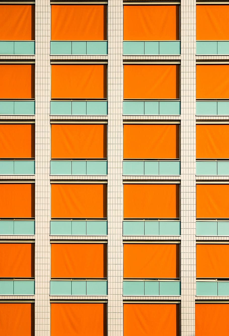 front window, symmetry, lines, facade, home, building, architecture HD wallpaper