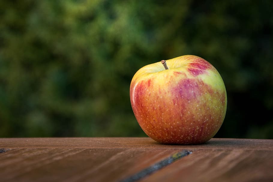 apple, fruit, fall, table, still lifes, apple - Fruit, wood - Material HD wallpaper