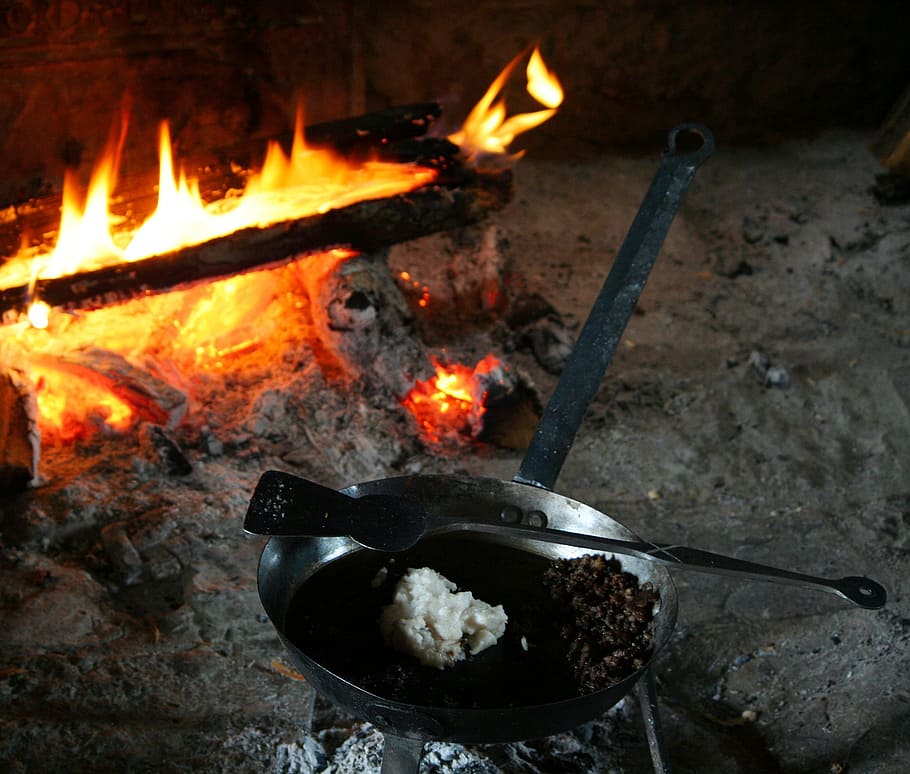 Cook, Cast Iron Skillet, Fire, Dinner, food, hot, barbecue HD wallpaper