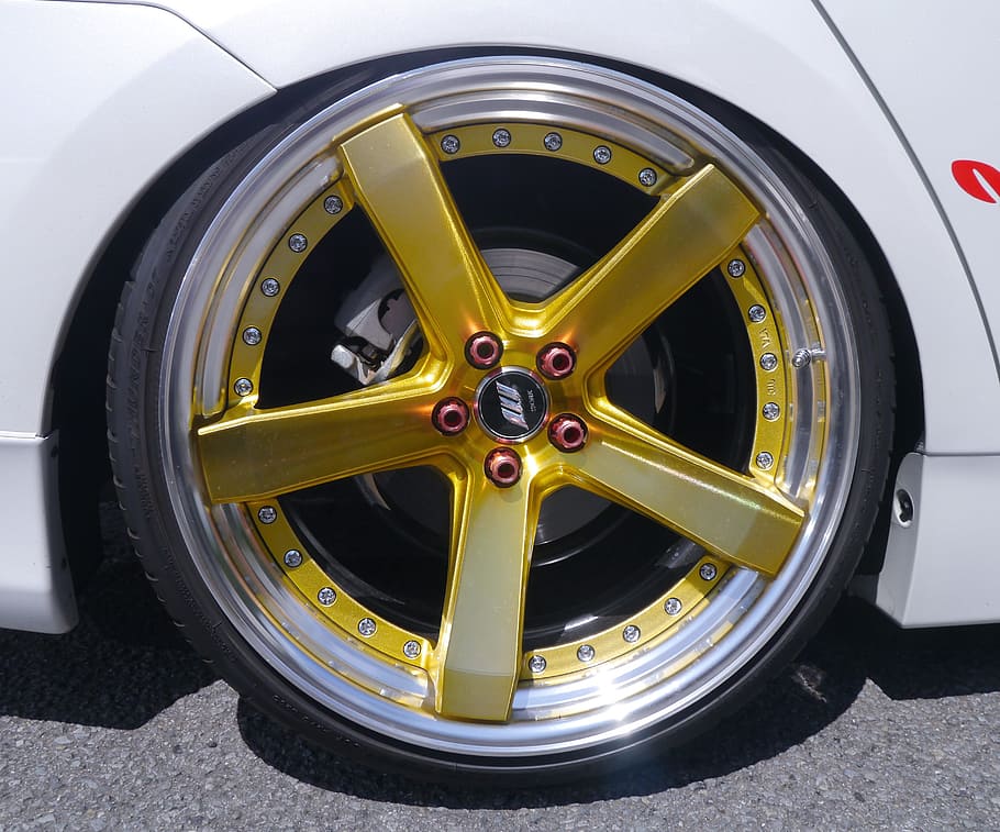 gold 5-spoke vehicle tire and wheel, toyota vehicles, hybrid, HD wallpaper