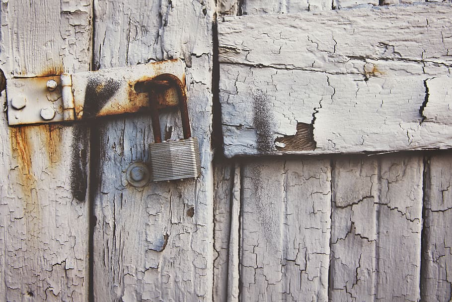 grey padlock, rustic padlock hanged on the door, texture, paint HD wallpaper