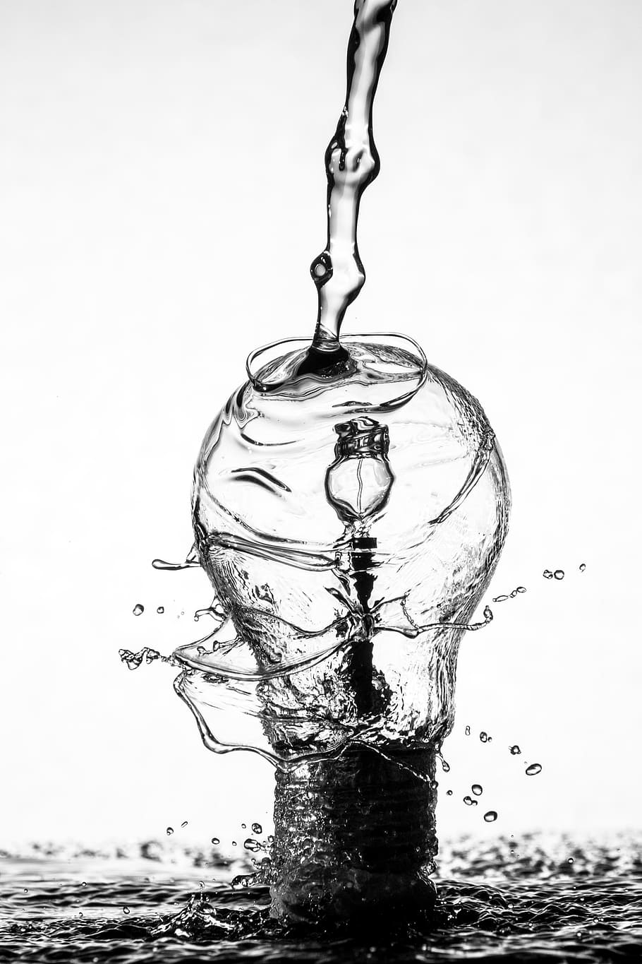 water dropping on light bulb, grayscale of photo of water pour out HD wallpaper