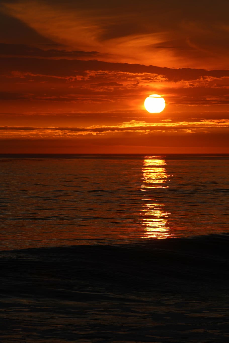 sunset, ocean, evening, orange, dramatic, clouds, coastline HD wallpaper