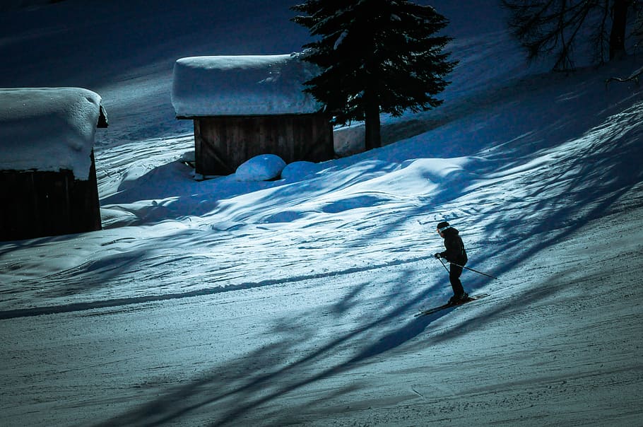 man skiing on snow mountains, person skiing, hill, skiier, winter HD wallpaper