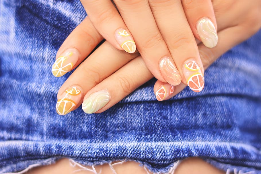 7 Smiley Face Nail Designs For Your Spring Mood Board