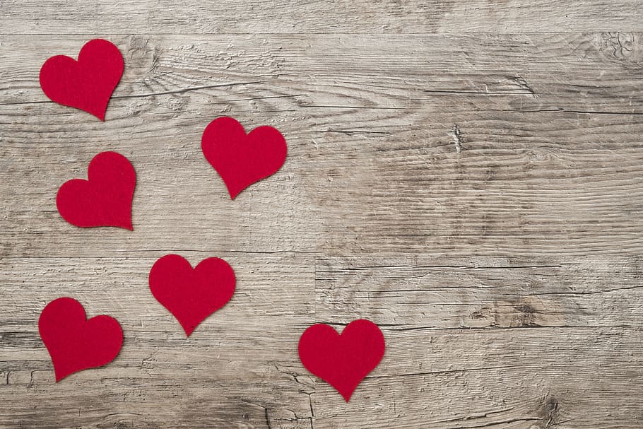 red heart cardboard cutouts on brown wooden surface, map, postcard HD wallpaper