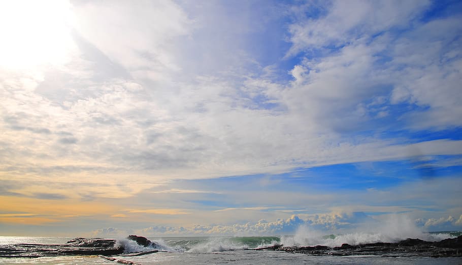 ocean wave hit rocks, coast, waves, spray, sky, clouds, sea HD wallpaper