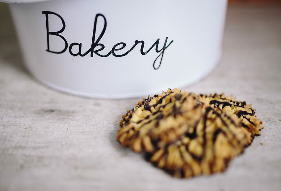 Cookie tin box, cookies, biscuits, container, sweets, bakery HD wallpaper
