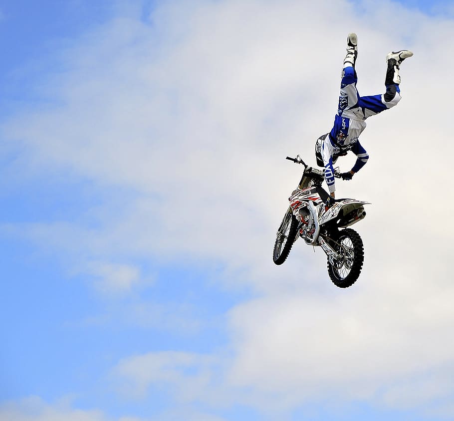 soaring motocross daredevil, motorcycle, stunt, dirt bike, motorbike, HD wallpaper