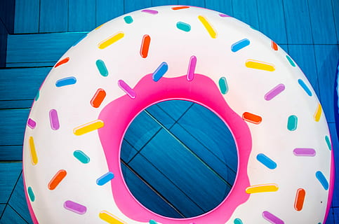 yellow and pink doughnut floater, multicolored doughnut illustration HD wallpaper