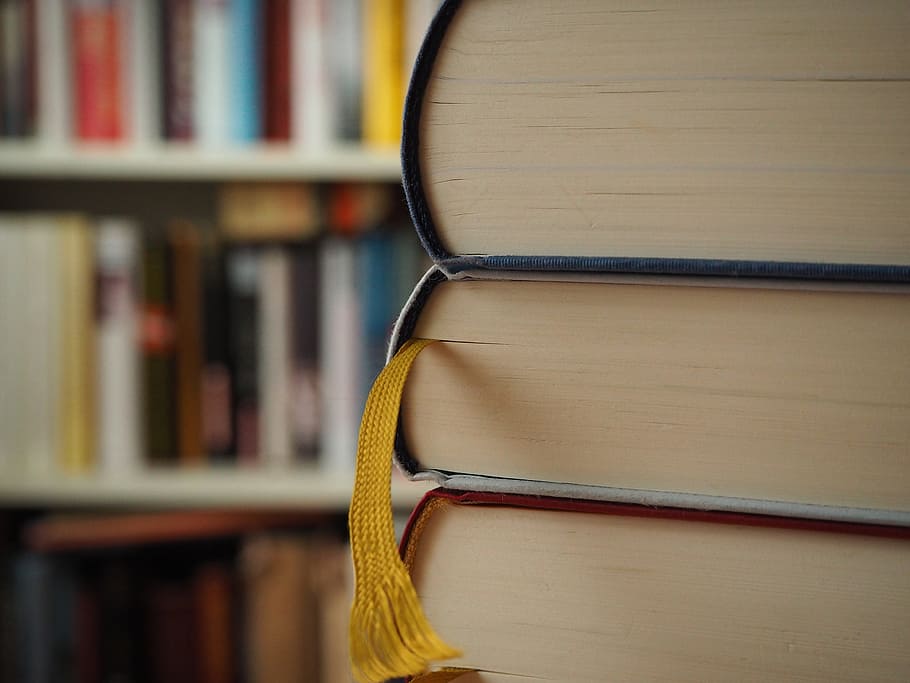 selective focus photography of three books, book stack, old HD wallpaper