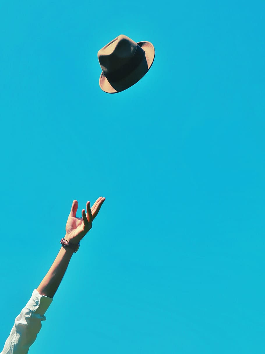 hand, bracelet, arm, hat, cap, blue, human body part, sky, real people HD wallpaper