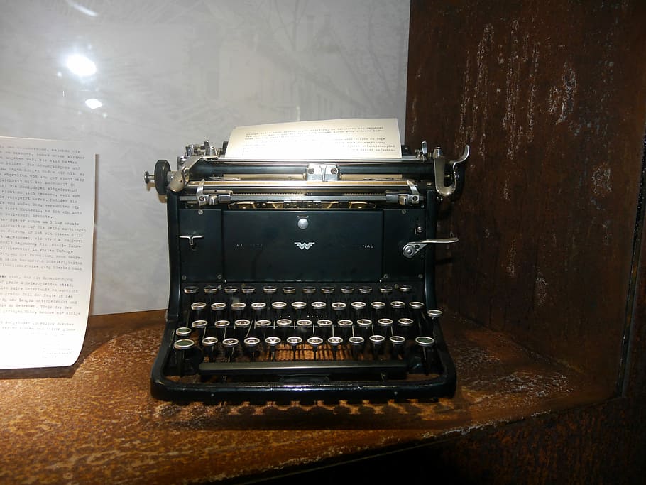 Augsburg, Fugger, Typewriter, old-fashioned, antique, retro Styled