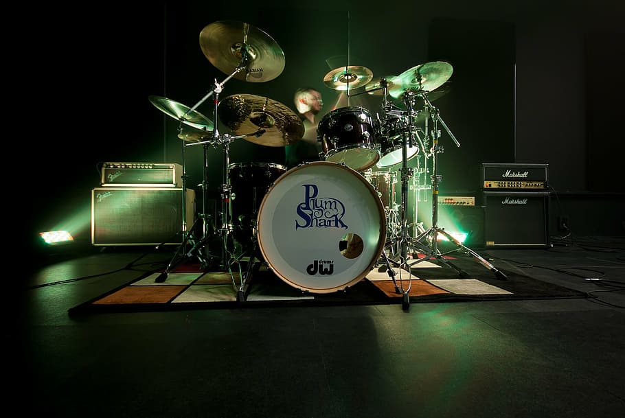 black and brass-colored drum set, battery, live, show, amplifier HD wallpaper