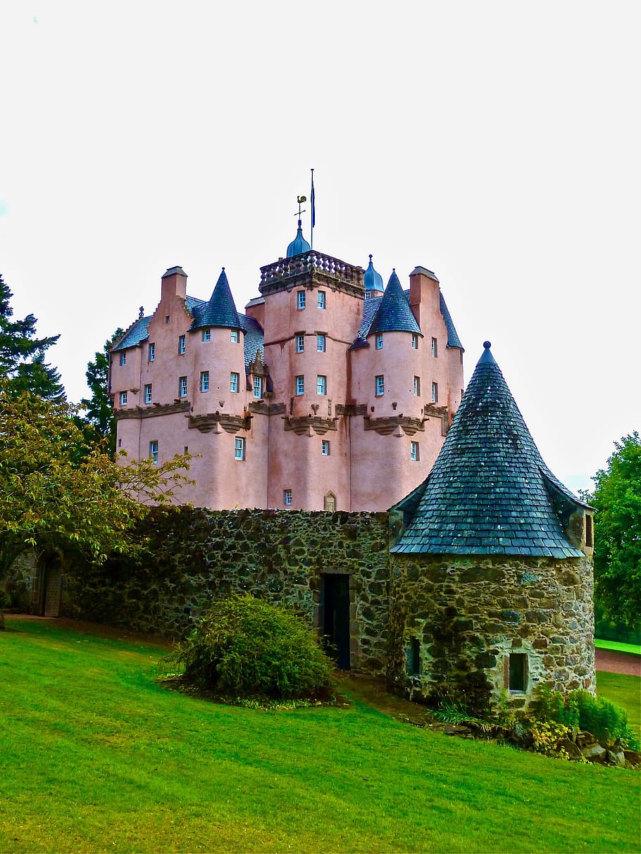 Замок с голубыми башнями