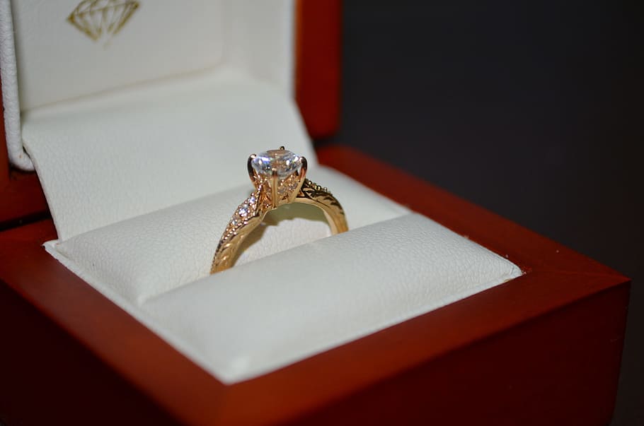 engagement rings for women in box