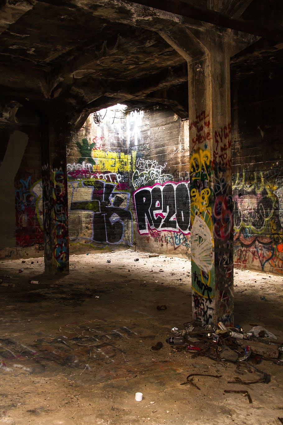 old, graffiti, ruin, texture, grunge, structure, painted, abandoned HD wallpaper