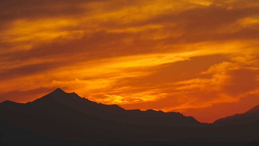 Desert Sunset, silhouette of mountain during golden hour, sky HD wallpaper