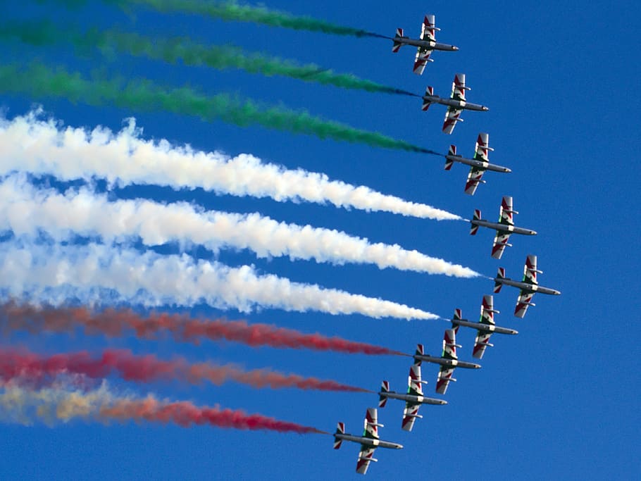 plate acrobat show on sky, frecce tricolori, aircraft, stunt