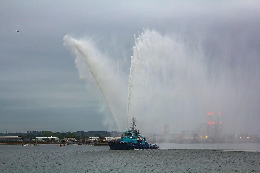 ship, southampton, tug, water cannon, cruise, nautical vessel, HD wallpaper