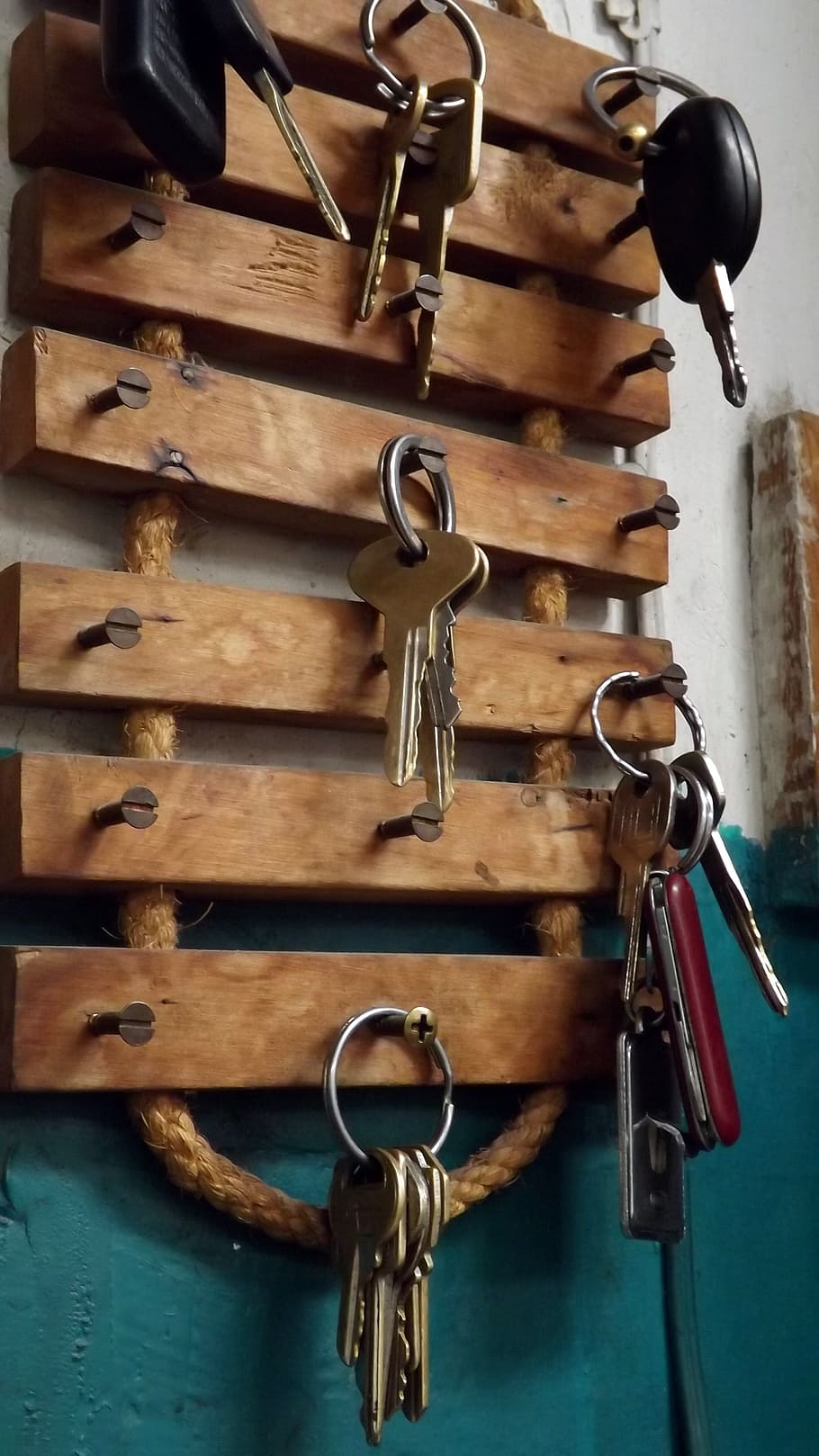 keychain, keys, metal, no people, wood - material, indoors HD wallpaper