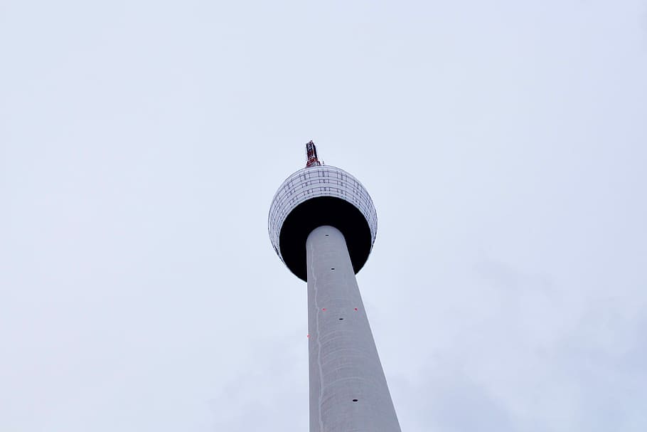 white CN tower, low angle photography of TV tower, building, sky HD wallpaper