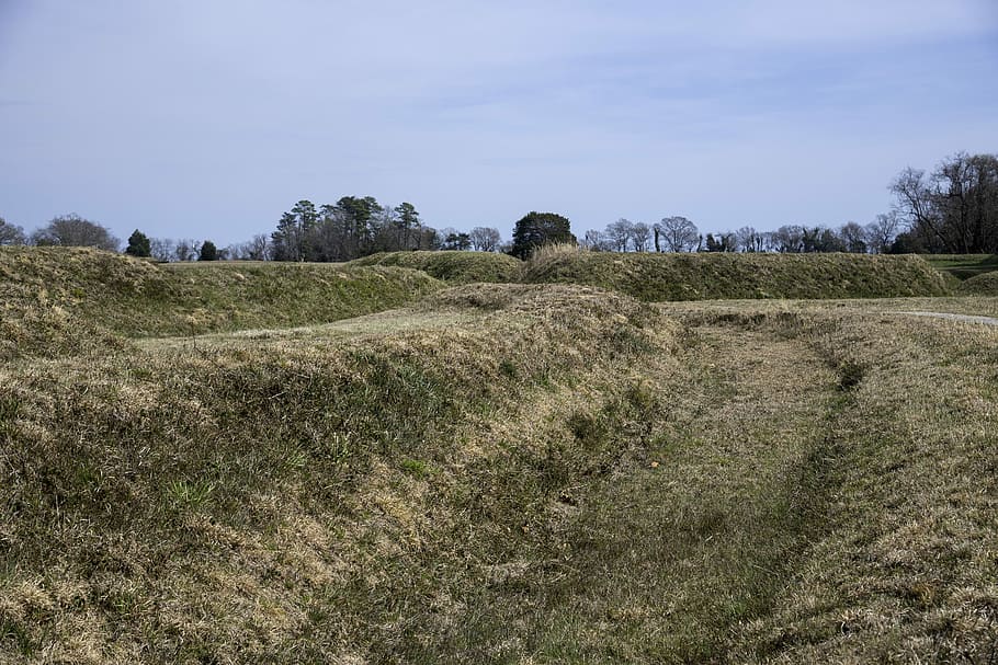 View of the Trenches on the American Side at Yorktown, Virginia, HD wallpaper