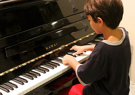 boy wearing black shirt playing Kawai piano, learning, piano lesson HD wallpaper